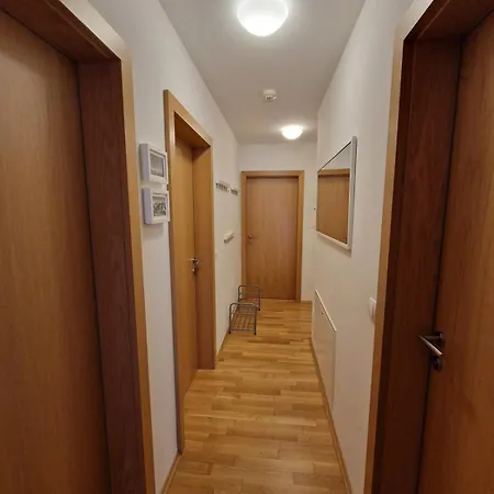 Claudia 5 Apartman *