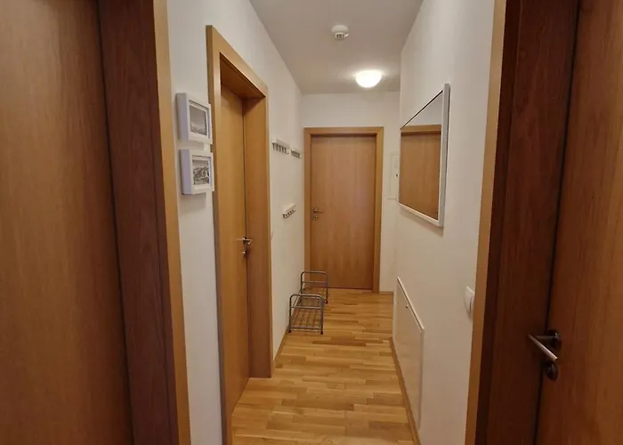 Claudia 5 Apartman *